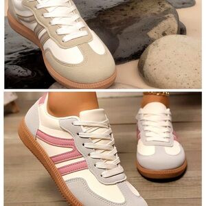 BUNDLE 2 Pairs Women's Low Top Lace Up Training Shoes Size 9 (40)